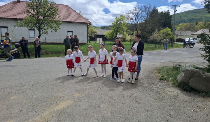 Stavanie mája 2026